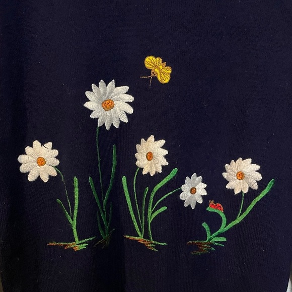 VTG LeRoy Knitwear v-neck blue sweater w/ daisies & butterfly embroidery sz S - Picture 3 of 9